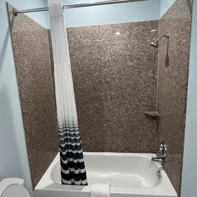غرفة ثلاثية، Americas Best Value Inn Sulphur 8/10