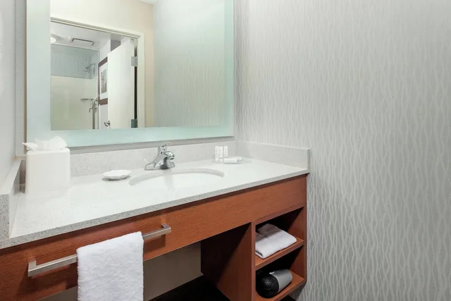 استوديو بسريرين مزدوجين لذوي الإعاقة، Springhill Suites Chicago Downtown River North 3/7