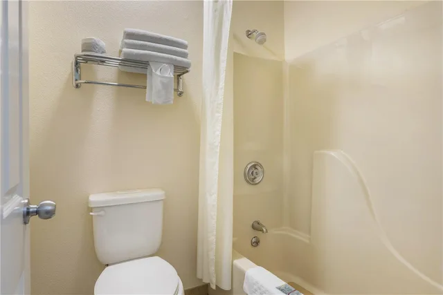 Suite, King Bed, Sofa, Best Western Parkside Inn 3/3