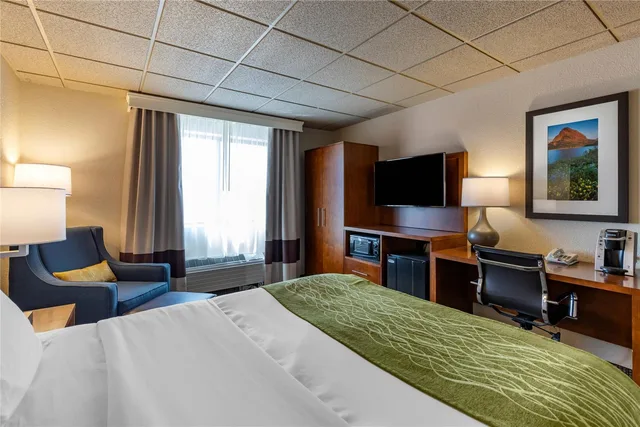 غرفة بسرير كوين، Comfort Inn and Suites Gateway to Glacier National Park 2/4