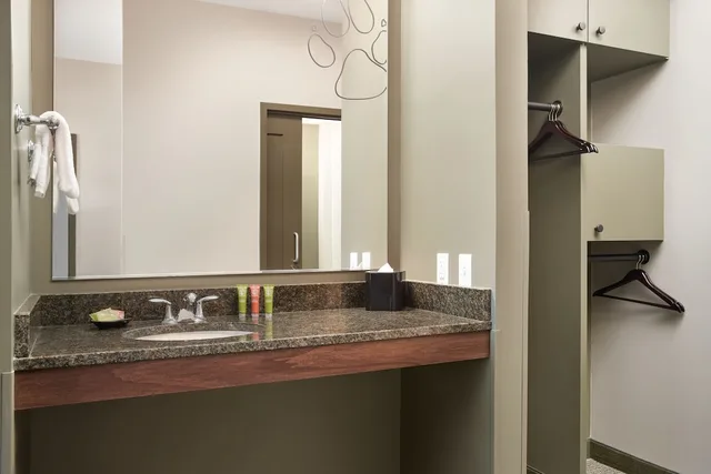 Suite, 2 Queen Beds, Accessible, Great Wolf Lodge Manteca 5/5
