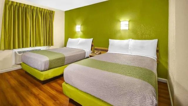 غرفة قياسية بسريرين مزدوجين، Motel 6 Lake Havasu City Lakeside 1/3