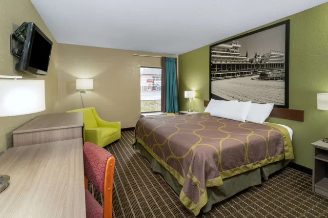غرفة بسرير كينج لذوي الإعاقة، Super 8 by Wyndham Shepherdsville / Louisville South I65 3/10