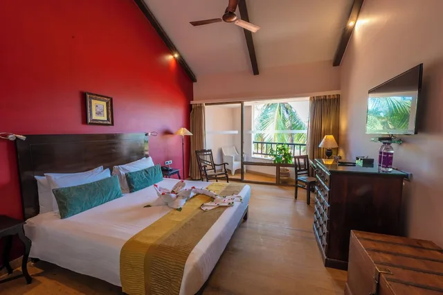 غرفة ديلوكس بسرير كينج بشرفة بحوض استحمام، O Hotel Goa, Candolim Beach 1/8