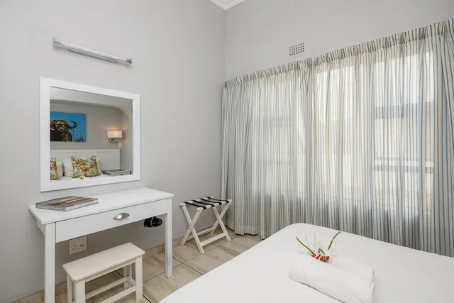 شاليه بسرير مزدوج وسريرين منفصلين بشرفة بغرفتي نوم، Hazyview Cabanas 2/3
