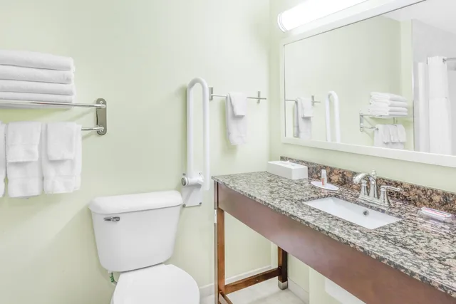 Efficiency, King Bed, Queen Bed, Ground Floor, Ramada by Wyndham Carlyle 2/13