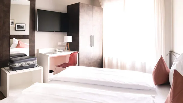 Classic, Double Bed, City Hotel Merano 3/8
