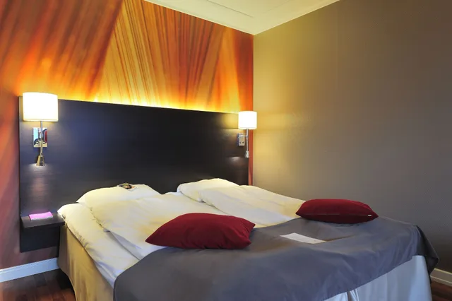 Renovated, Compact, Twin Beds, Old Building، Quality Hotel Grand Royal 8/10
