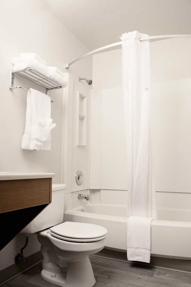 غرفة قياسية بسرير كوين، Super 8 By Wyndham Juneau 1/2