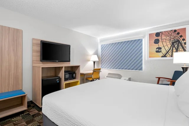 غرفة قياسية بسرير كينج لذوي الإعاقة، Days Inn by Wyndham Hillsdale 4/10