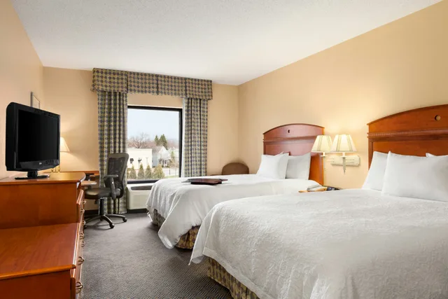غرفة بسريرين كوين، Hampton Inn Geneva 1/5