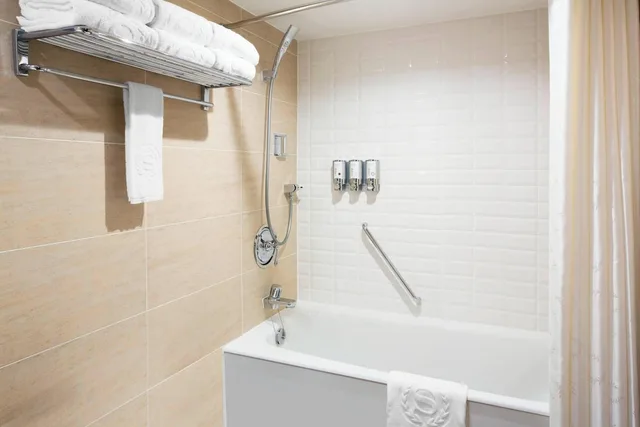 Guest Room, 3 Beds, Disney or Bay View, Balcony, Main Building، Sheraton Grande Tokyo Bay Hotel 6/6