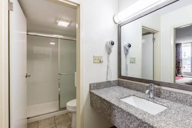 Room, 2 Double Beds, Accessible, Econo Lodge Thomasville 6/6