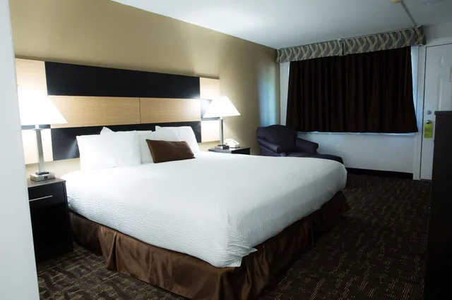 غرفة قياسية بسرير كينج، Eastern Inn 10/10
