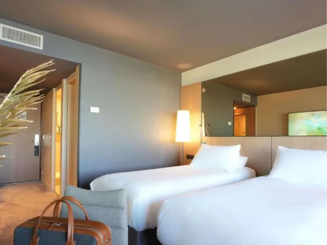 جناح جونيور بسرير كينج، Pullman Bordeaux Lac 2/10