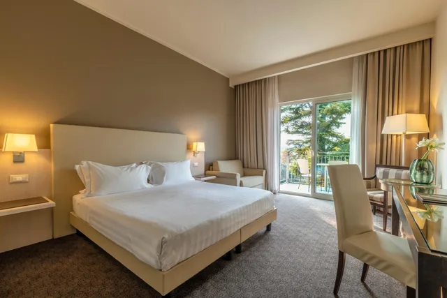 غرفة سوبيريور بسرير مزدوج بشرفة، Villa Rosa Hotel 3/8