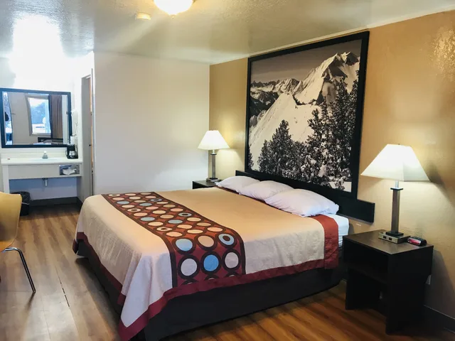 غرفة قياسية بسرير كينج، Super 8 by Wyndham Evanston 3/6