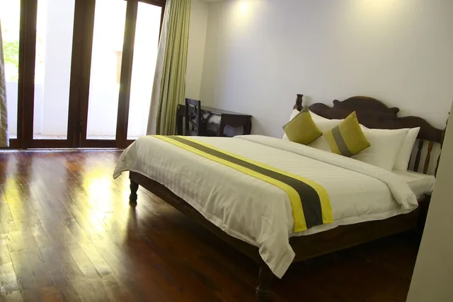 غرفة ديلوكس بسرير كينج بإطلالة على المسبح، La Residence WatBo Hotel 8/10