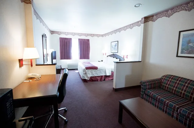 Portland Suites Airport East، غريشام 17/25