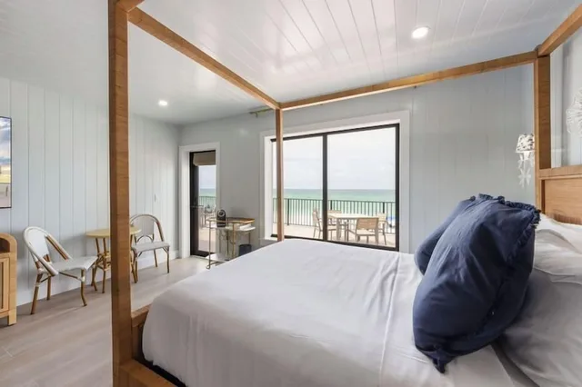 Luxury, 2 Queen Beds, Beach Front، Anna Maria Island Inn 3/5