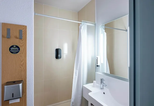 Double Superior room, B&B HOTEL Arcachon Gujan Mestras 6/7