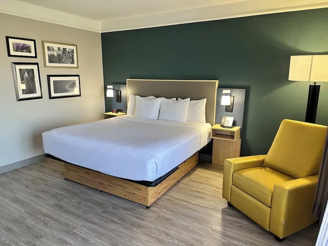 غرفة ديلوكس بسرير كينج، La Quinta Inn & Suites by Wyndham Dallas Arlington South 2/9