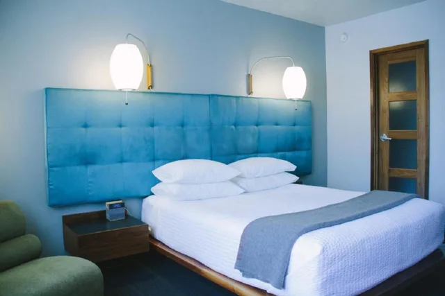 غرفة بسرير كوين، Modern Hotel And Bar 1/10