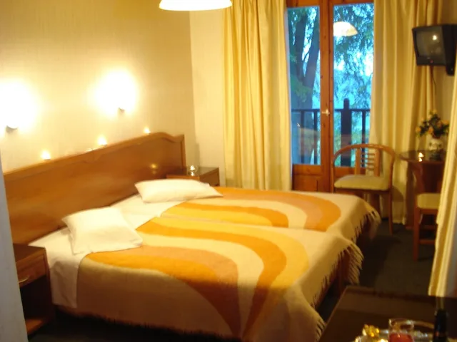 غرفة بسرير مزدوج أو سريرين منفصلين بإطلالة على الجبل، Hani Zisi Hotel 1/7