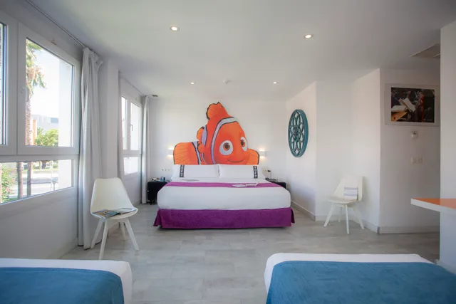 Room, Quadruple, Casual Del Mar Malaga 2/6