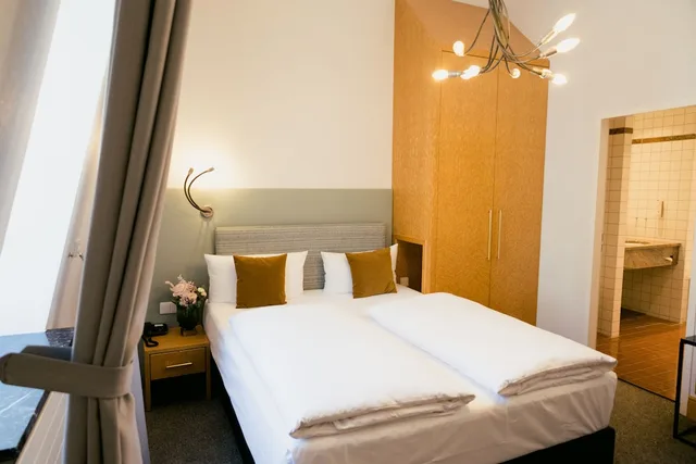 غرفة قياسية بسرير كوين، DOM HOTEL LIMBURG 4/10