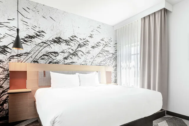غرفة بسرير كينج لذوي الإعاقة، Doubletree By Hilton Quebec Resort 4/7