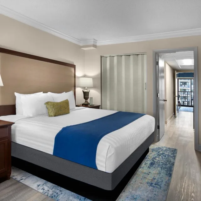 Tower, Suite, King Bed, Murphy Bed, Ocean View, Jetted Pool, Hot Tub، Sea Crest Oceanfront Resort 1/6