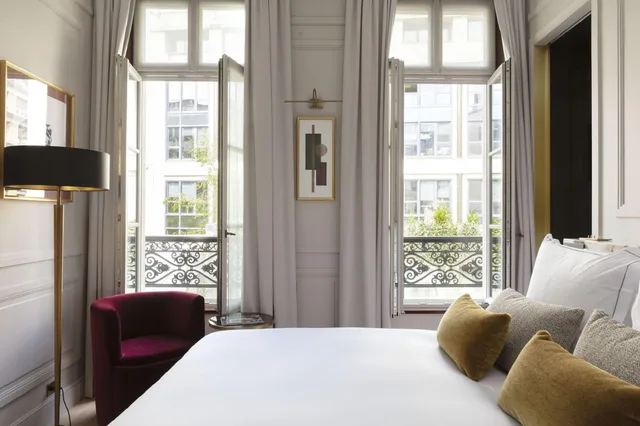 غرفة تنفيذية، Les Jardins du Faubourg 1/5