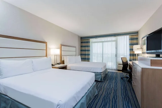 1 Bedroom, Suite, 2 Queen Beds, Coast View, Accessible، Wyndham Virginia Beach Oceanfront 1/5