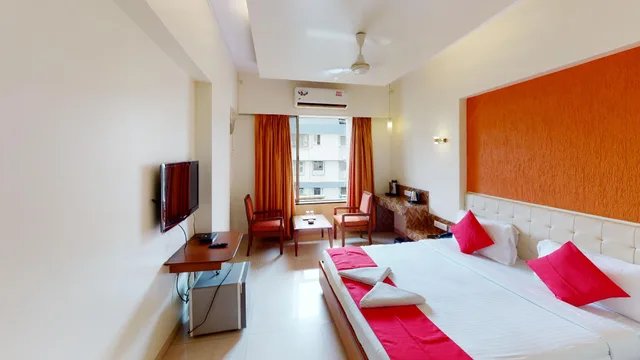 غرفة ديلوكس بسريرين كينج، Hotel Dhiraj 1/1