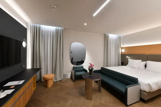 Deluxe, King Bed, Palazzo Tirso Cagliari Mgallery 1/3