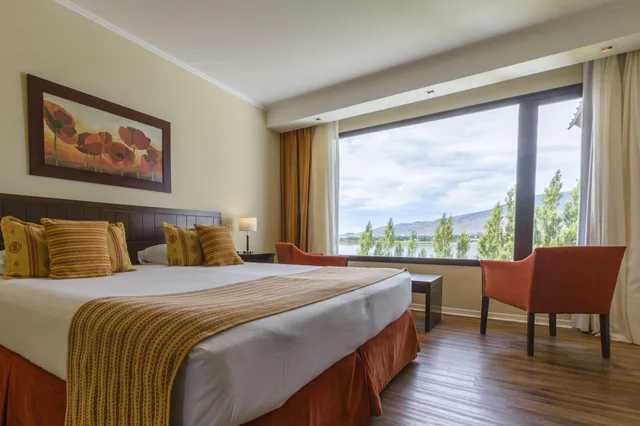Room, Side View, Xelena Hotel and Suites 2/4