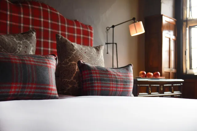 Classic, House, King Bed, The Lygon Arms 2/3