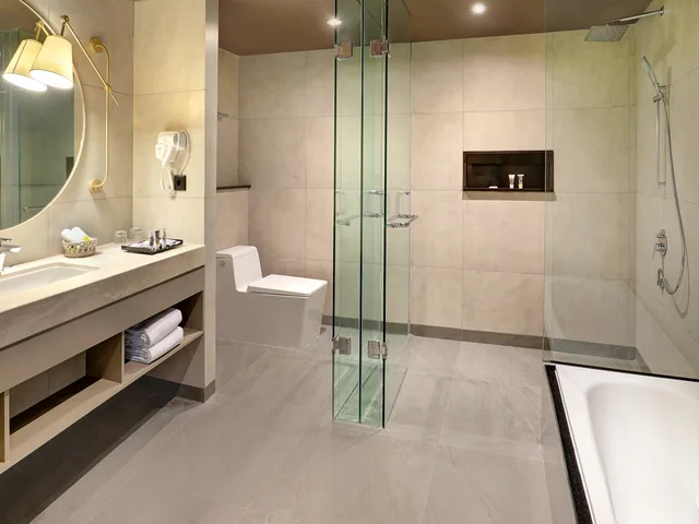 جناح تنفيذي بسرير كينج، Mercure Makassar Nexa Pettarani 2/2
