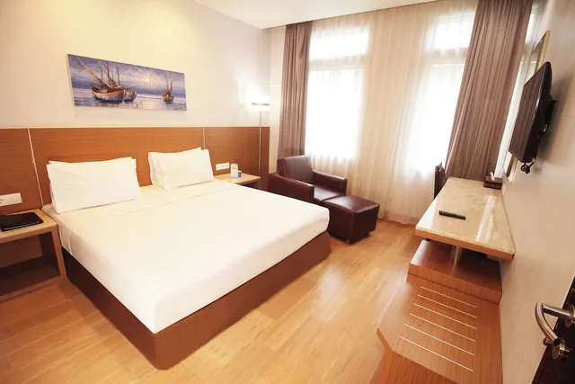 Suite, Double Bed, Astoria Hotel (formerly Hanum Hotel) 1/2