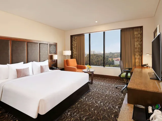 غرفة بريميير بسرير كينج، Novotel Kochi Infopark 2/10