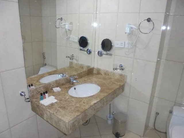 غرفة بسرير كينج مع سرير إضافي، Saro-Maria Hotel 3/4
