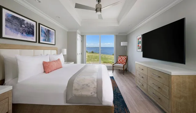 Suite, King Bed, Sunsuites Villas at Sunseeker Resort, Curio by Hilton 2/4