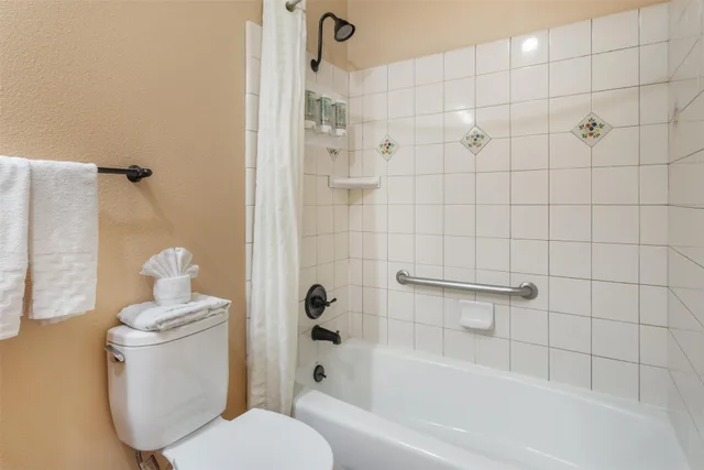 2 Bedrooms, Suite, King and Queen Bed, 1.5 Bathrooms، Best Western Rose Garden Inn 7/8