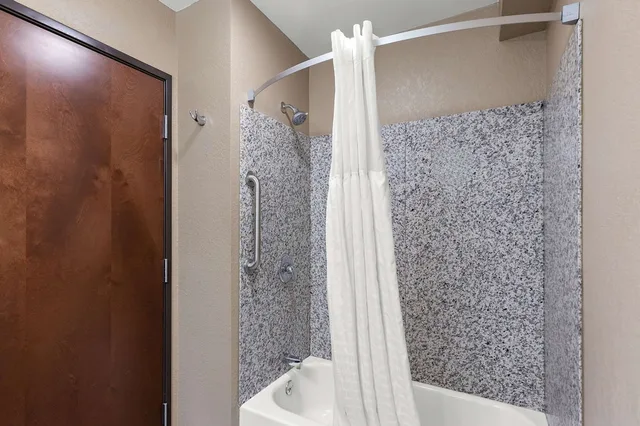 جناح بسريرين كوين مع أريكة، Comfort Inn & Suites Springfield I-55 7/7