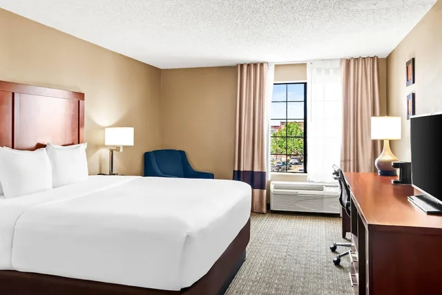 غرفة قياسية بسرير كينج، Comfort Inn Santa Fe South 4/7