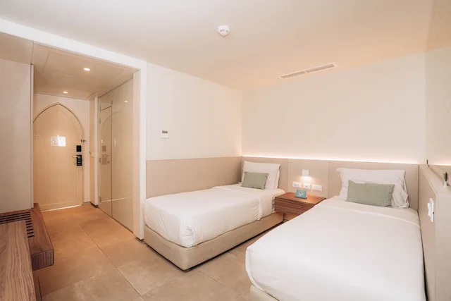 Comfort, Deluxe, King Bed, Reef Oasis Beach Resort 1/10