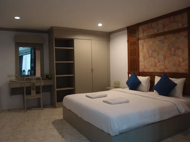 Family Suite, 1 Single and 2 Double Beds، Blue Garden Resort Pattaya 3/10