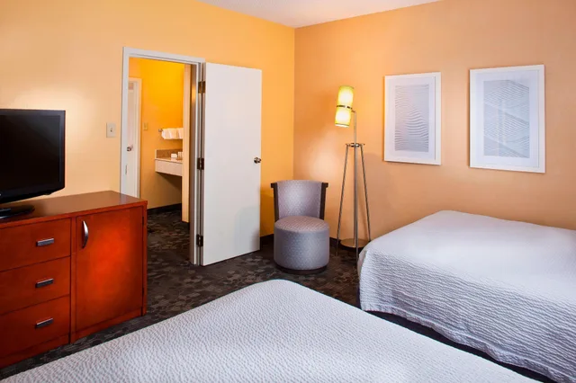 جناح بسريرين مزدوجين بشرفة بغرفة نوم واحدة، Courtyard Memphis Airport 1/7