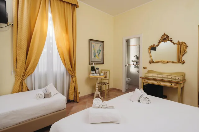 غرفة قياسية ثلاثية، Sourire Hotel 1/5